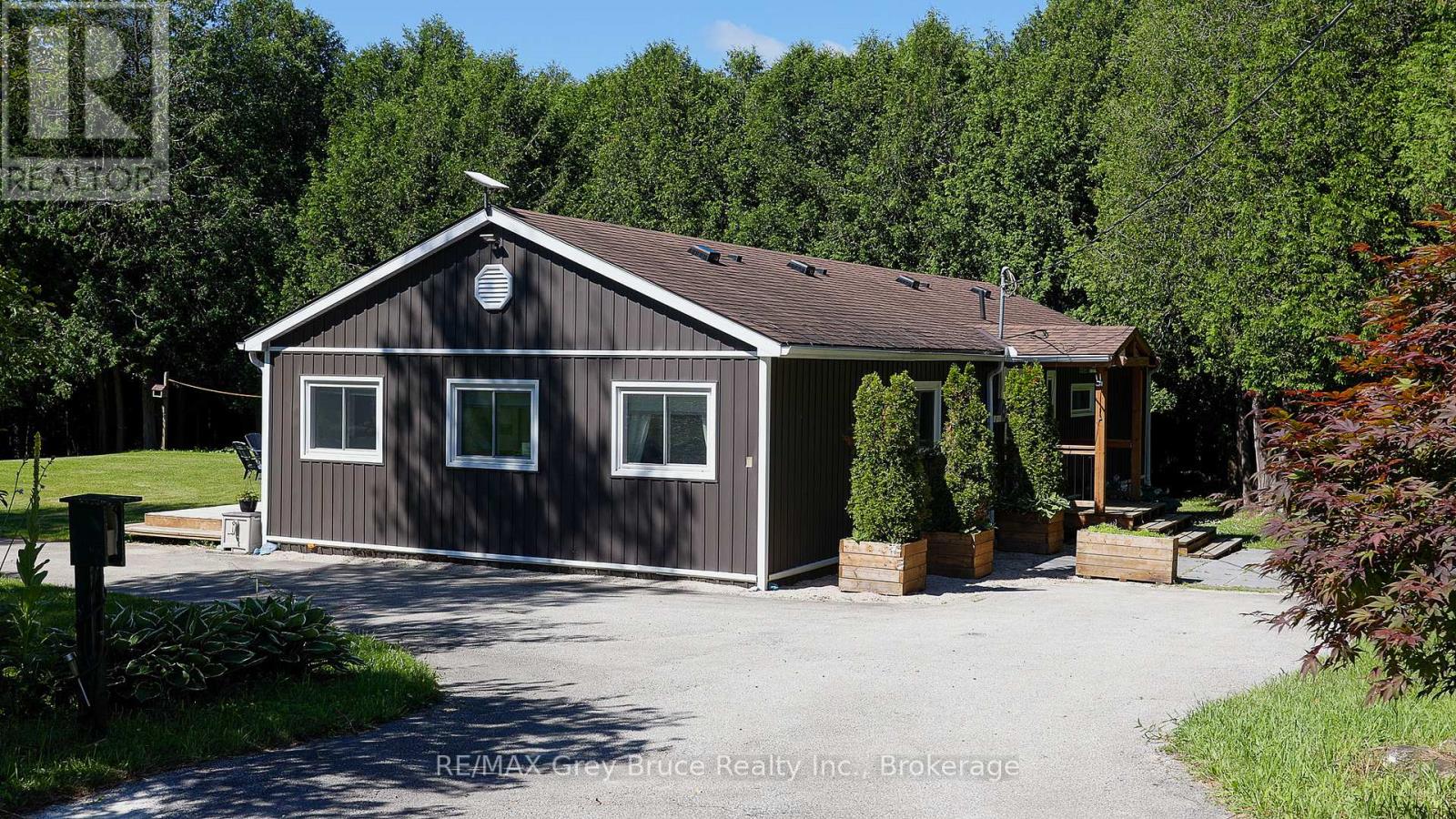 495204 Traverston Road, West Grey, Ontario  N0C 1H0 - Photo 45 - X12302567