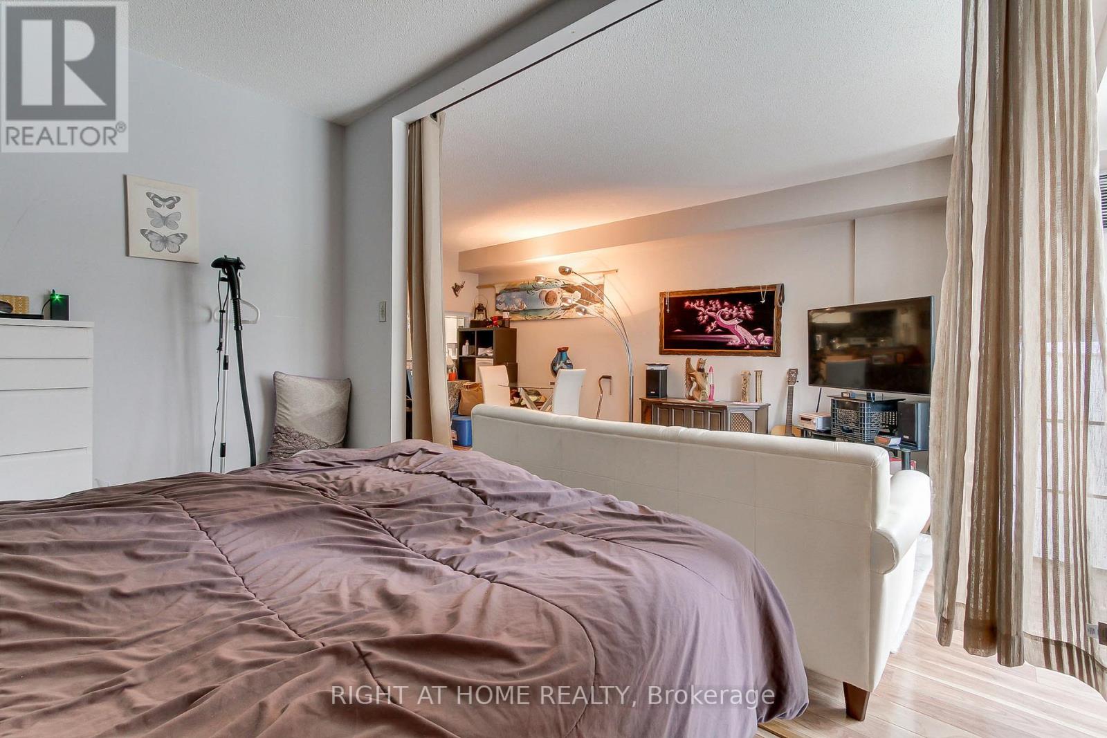 504 - 77 Harbour Square, Toronto, Ontario  M5J 2S2 - Photo 18 - C12349099