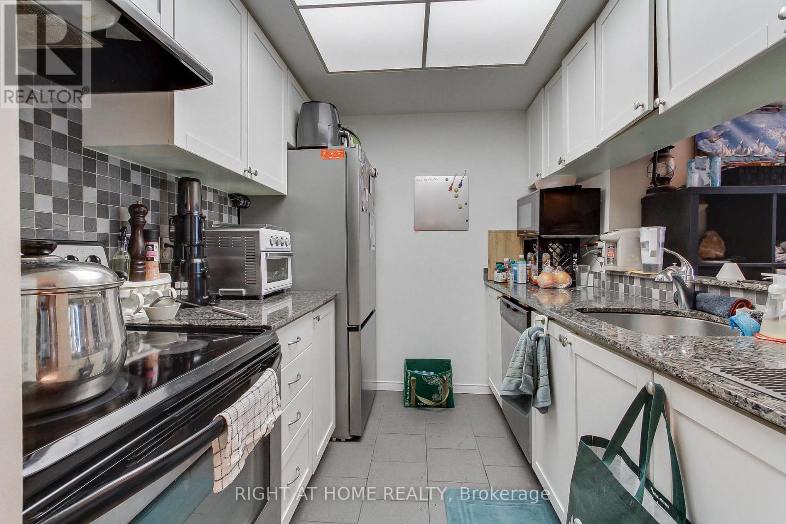 504 - 77 Harbour Square, Toronto, Ontario  M5J 2S2 - Photo 23 - C12349099