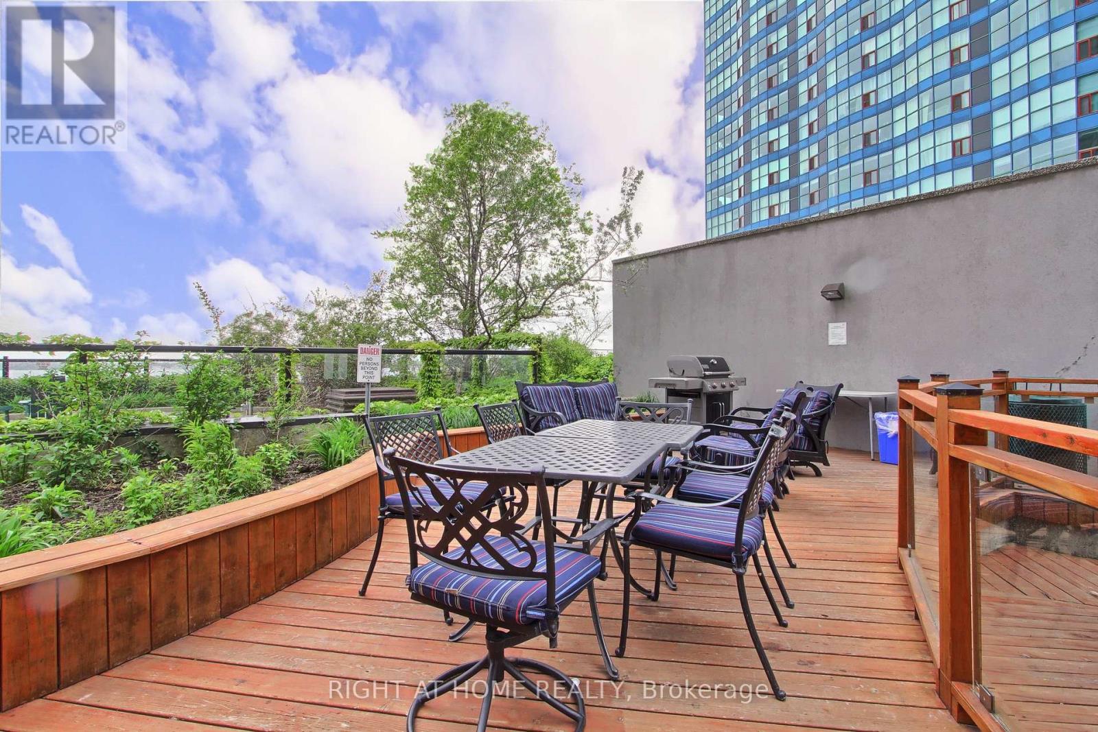 504 - 77 Harbour Square, Toronto, Ontario  M5J 2S2 - Photo 8 - C12349099