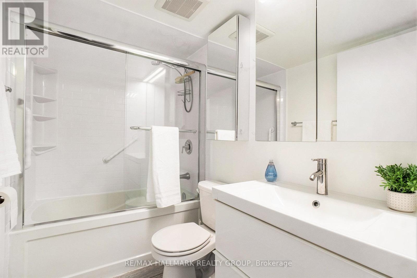 1406 - 40 Landry Street, Ottawa, Ontario  K1L 8K4 - Photo 15 - X12349134
