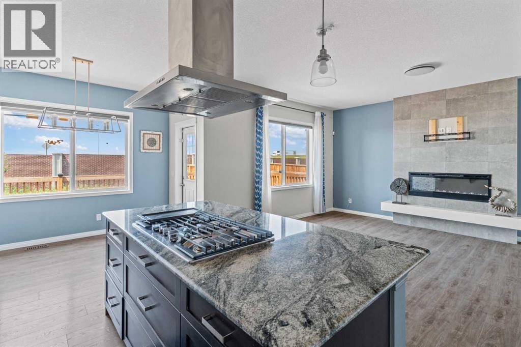 Property at 135 Redstone Heights NE image 4