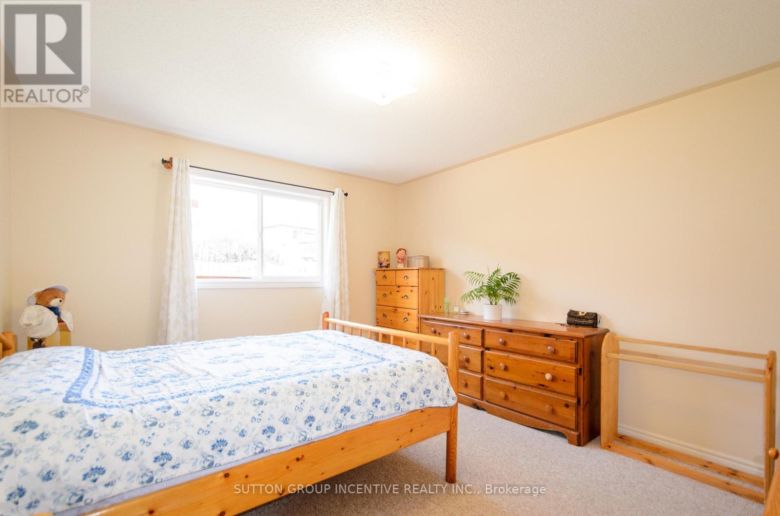 6 Brown Wood Drive, Barrie, Ontario  L4M 6N4 - Photo 16 - S12349136