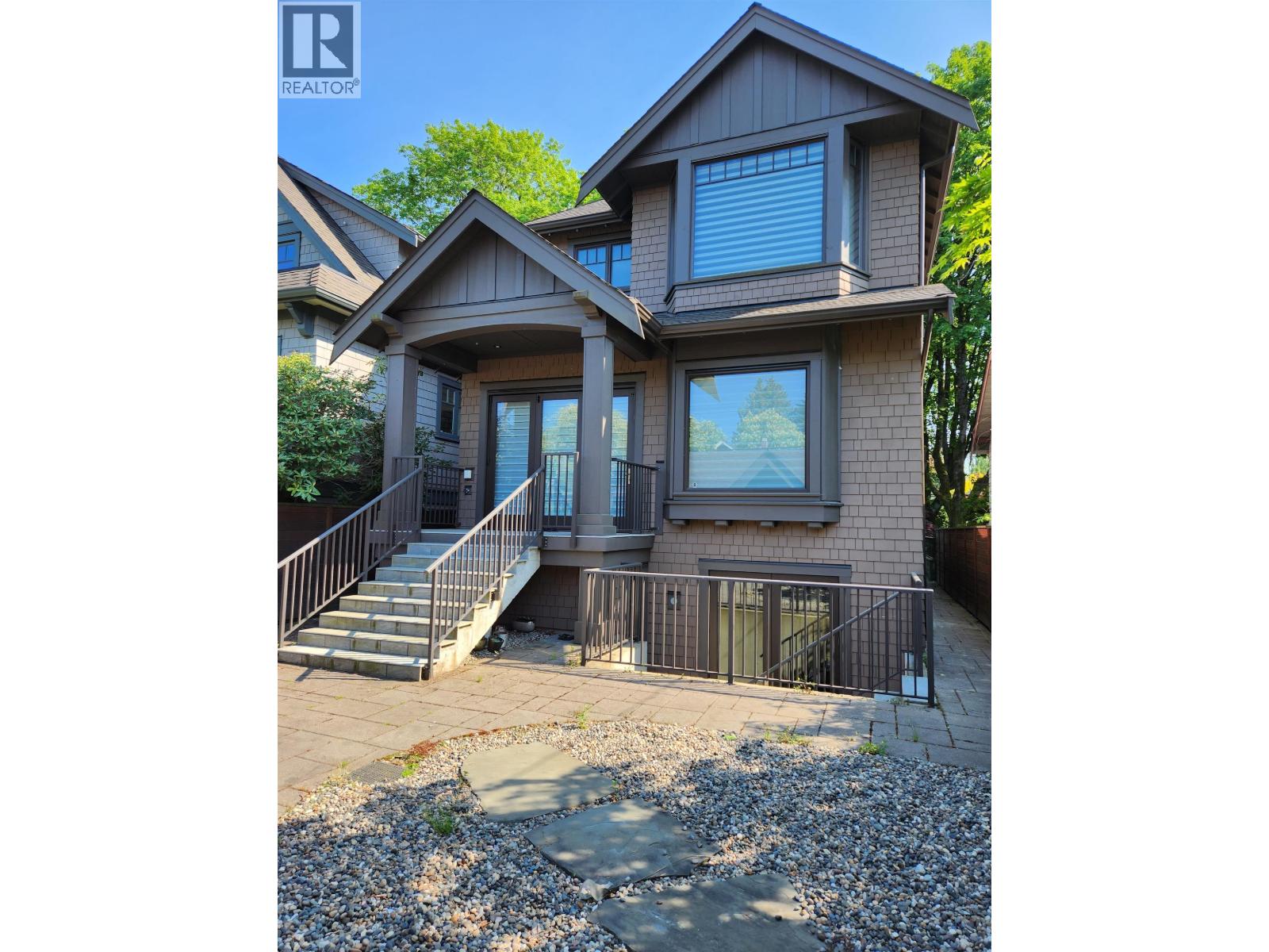 2295 W13 AVENUE, Vancouver, British Columbia
