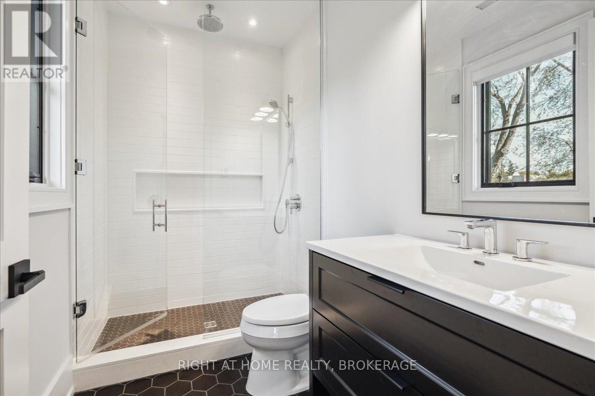 1253 Crawford Court, Oakville, Ontario  L6J 1Z2 - Photo 39 - W12154270