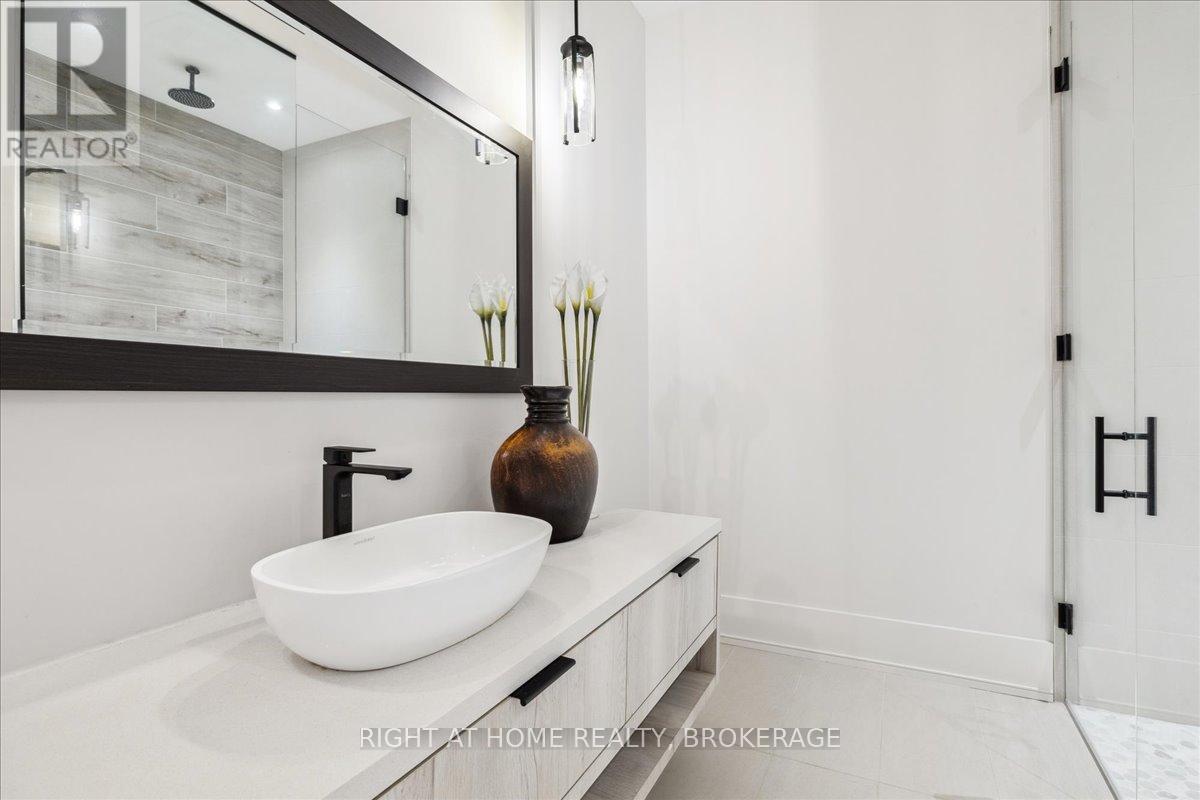 1253 Crawford Court, Oakville, Ontario  L6J 1Z2 - Photo 47 - W12154270