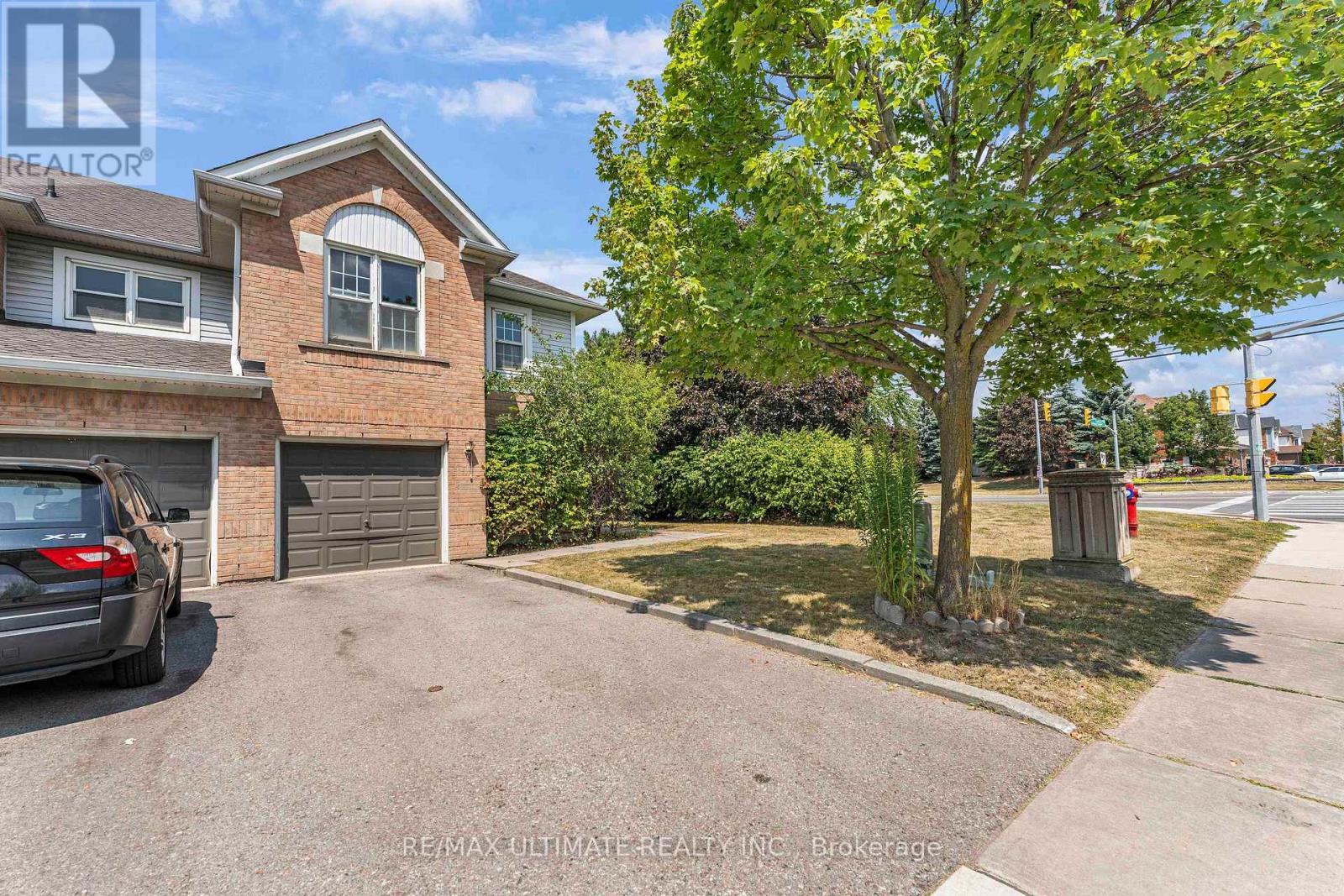 1 Black Forest Drive, Brampton, Ontario  L6R 1V4 - Photo 2 - W12349152