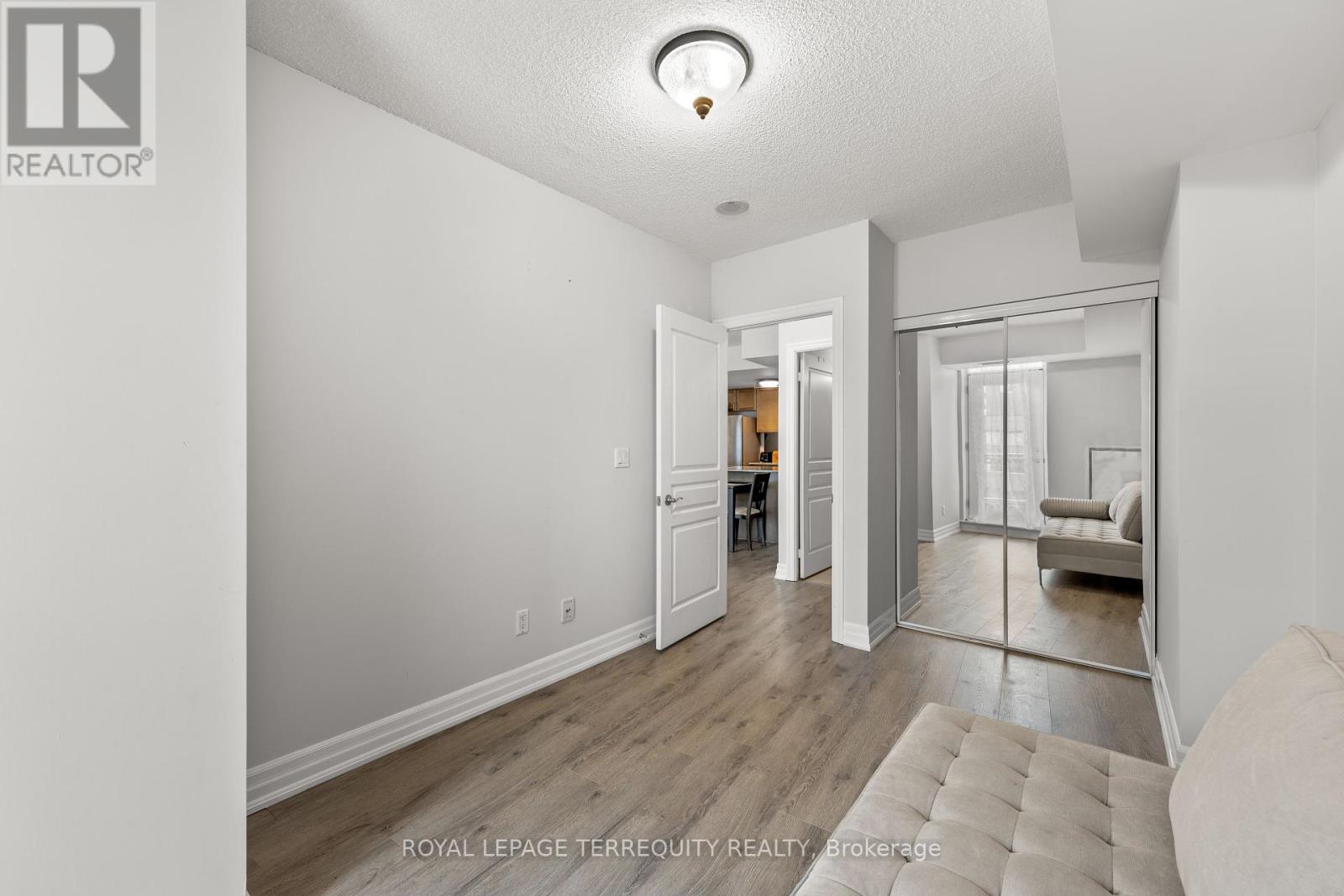 1410 - 8 Scollard Street, Toronto (Annex), Ontario  M5R 1M2 - Photo 11 - C12349163