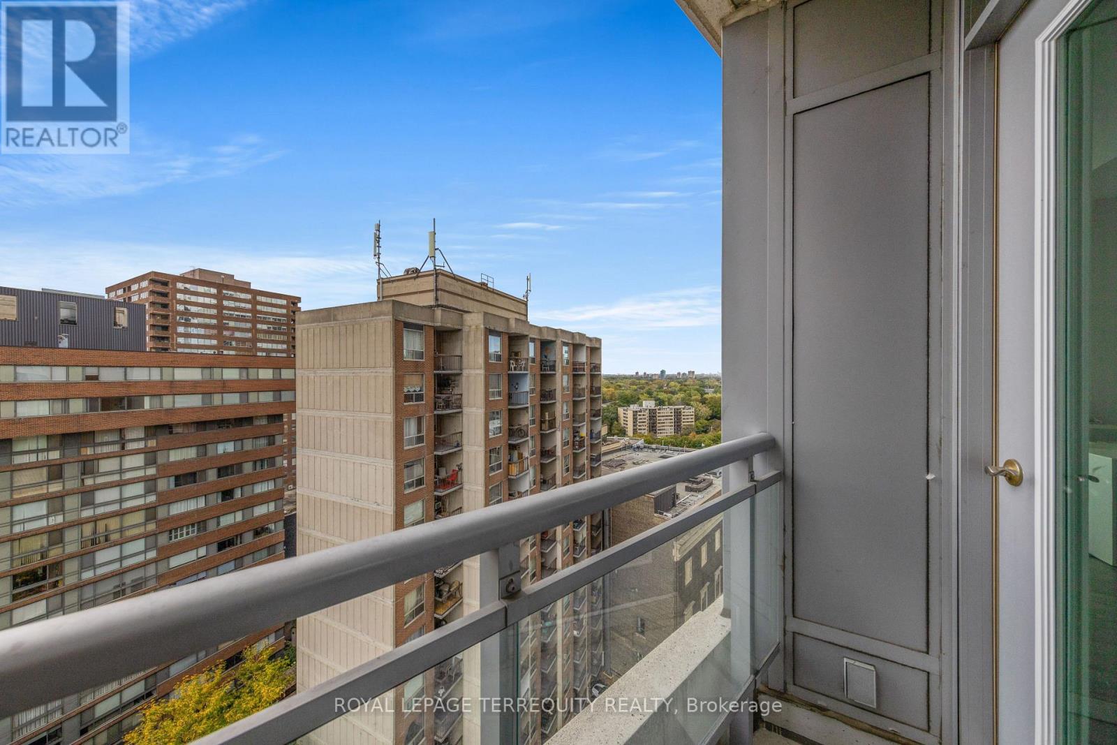 1410 - 8 Scollard Street, Toronto (Annex), Ontario  M5R 1M2 - Photo 12 - C12349163