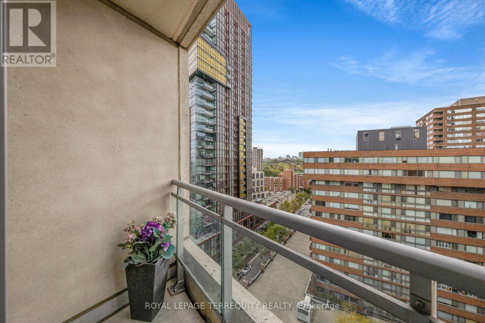 1410 - 8 Scollard Street, Toronto (Annex), Ontario  M5R 1M2 - Photo 13 - C12349163