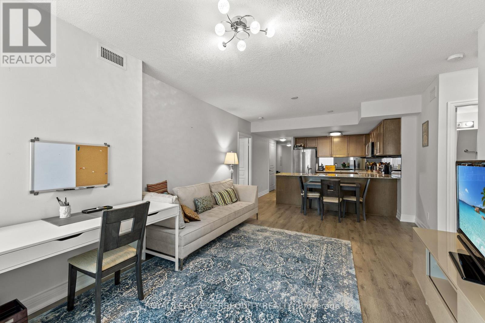 1410 - 8 Scollard Street, Toronto (Annex), Ontario  M5R 1M2 - Photo 2 - C12349163