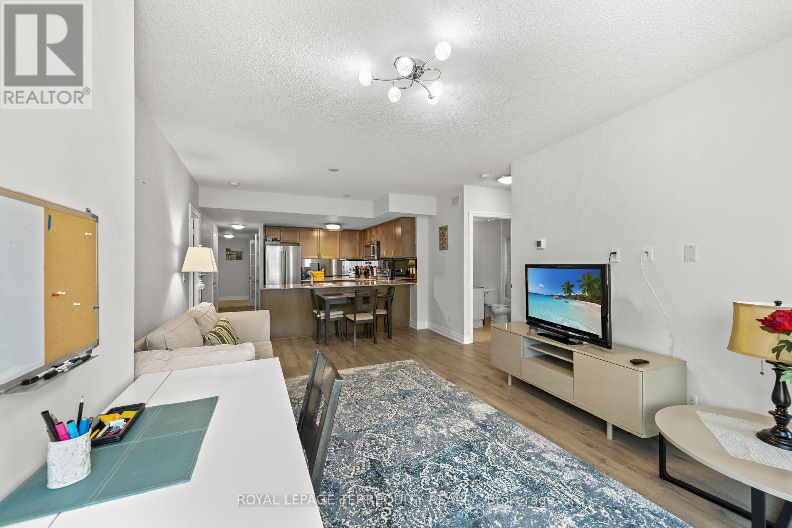 1410 - 8 Scollard Street, Toronto (Annex), Ontario  M5R 1M2 - Photo 3 - C12349163