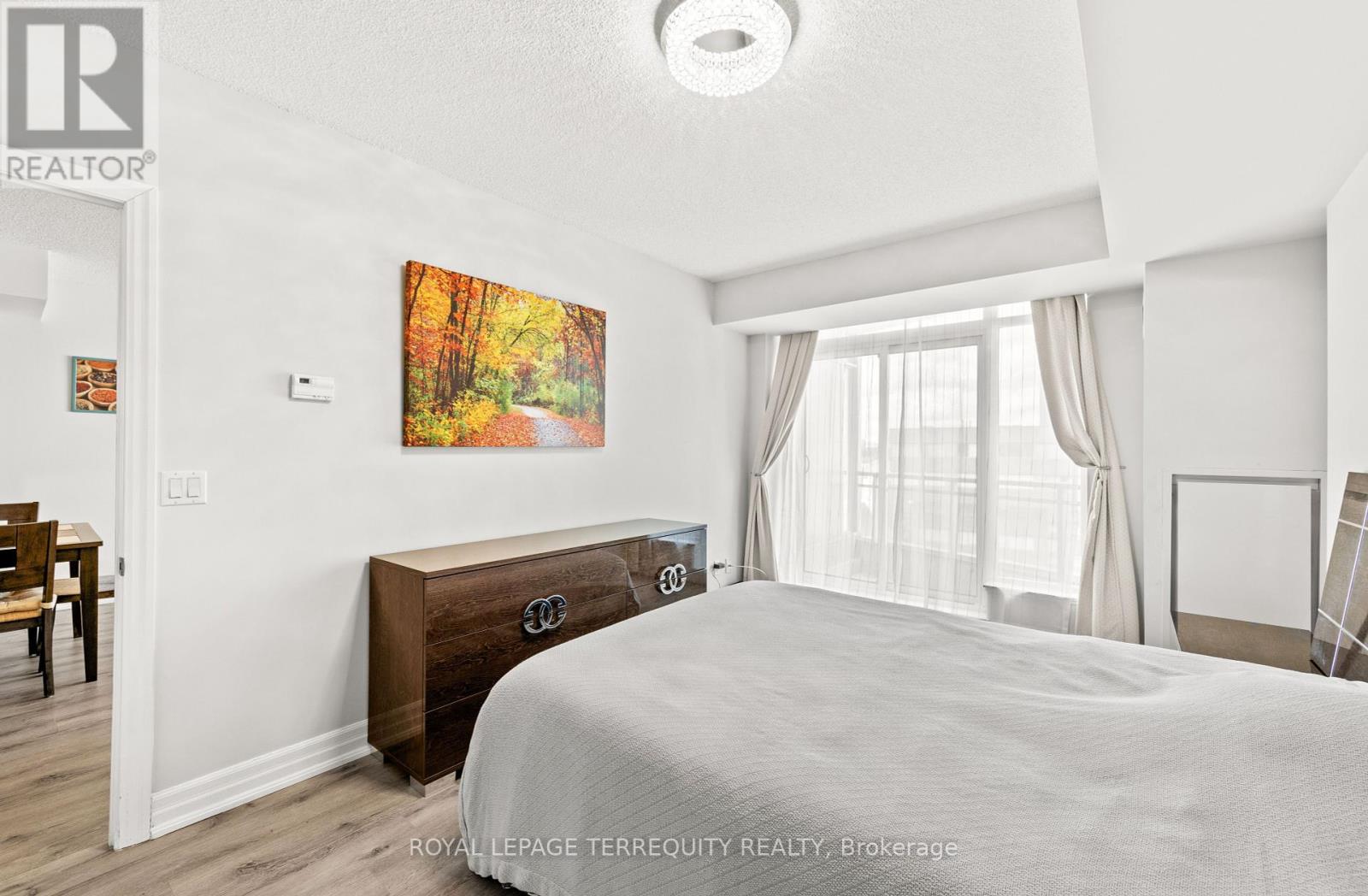 1410 - 8 Scollard Street, Toronto (Annex), Ontario  M5R 1M2 - Photo 8 - C12349163