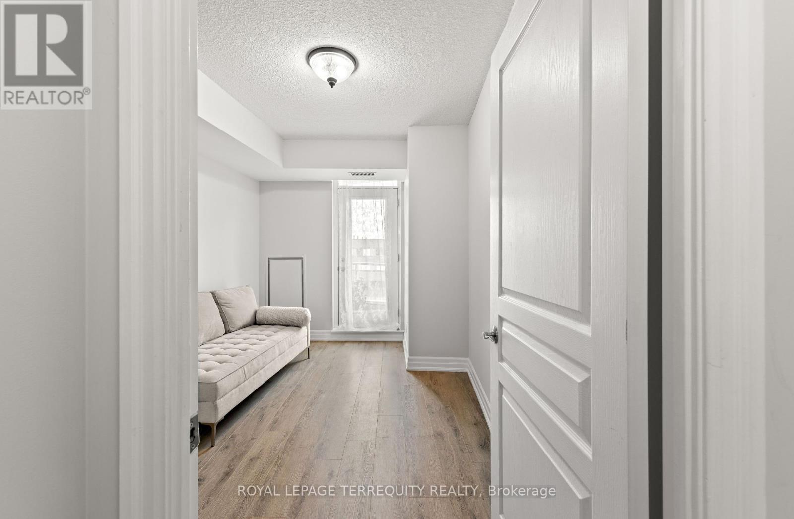 1410 - 8 Scollard Street, Toronto (Annex), Ontario  M5R 1M2 - Photo 9 - C12349163