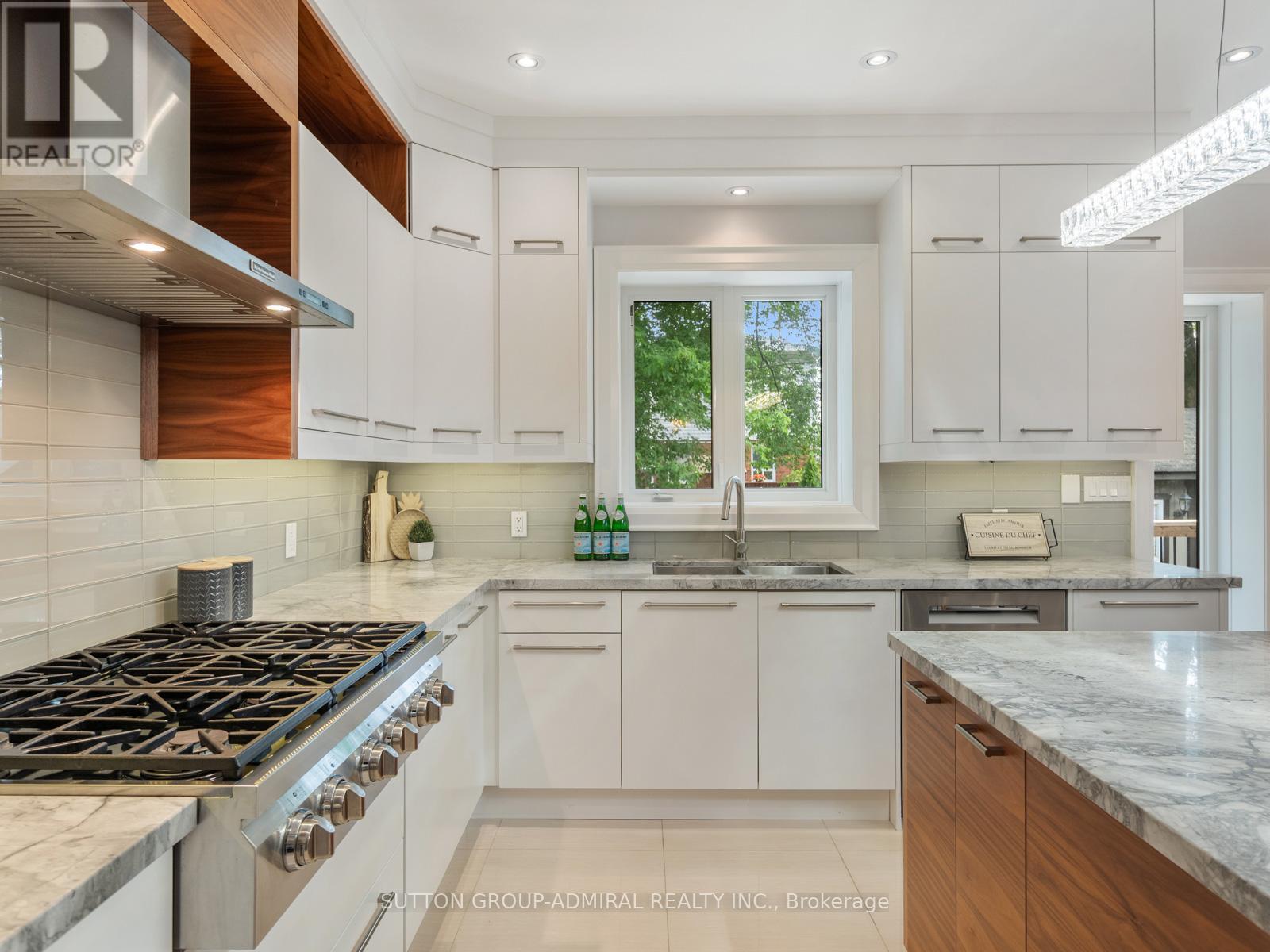 Property at 1 DUSTAN CRESCENT image 5