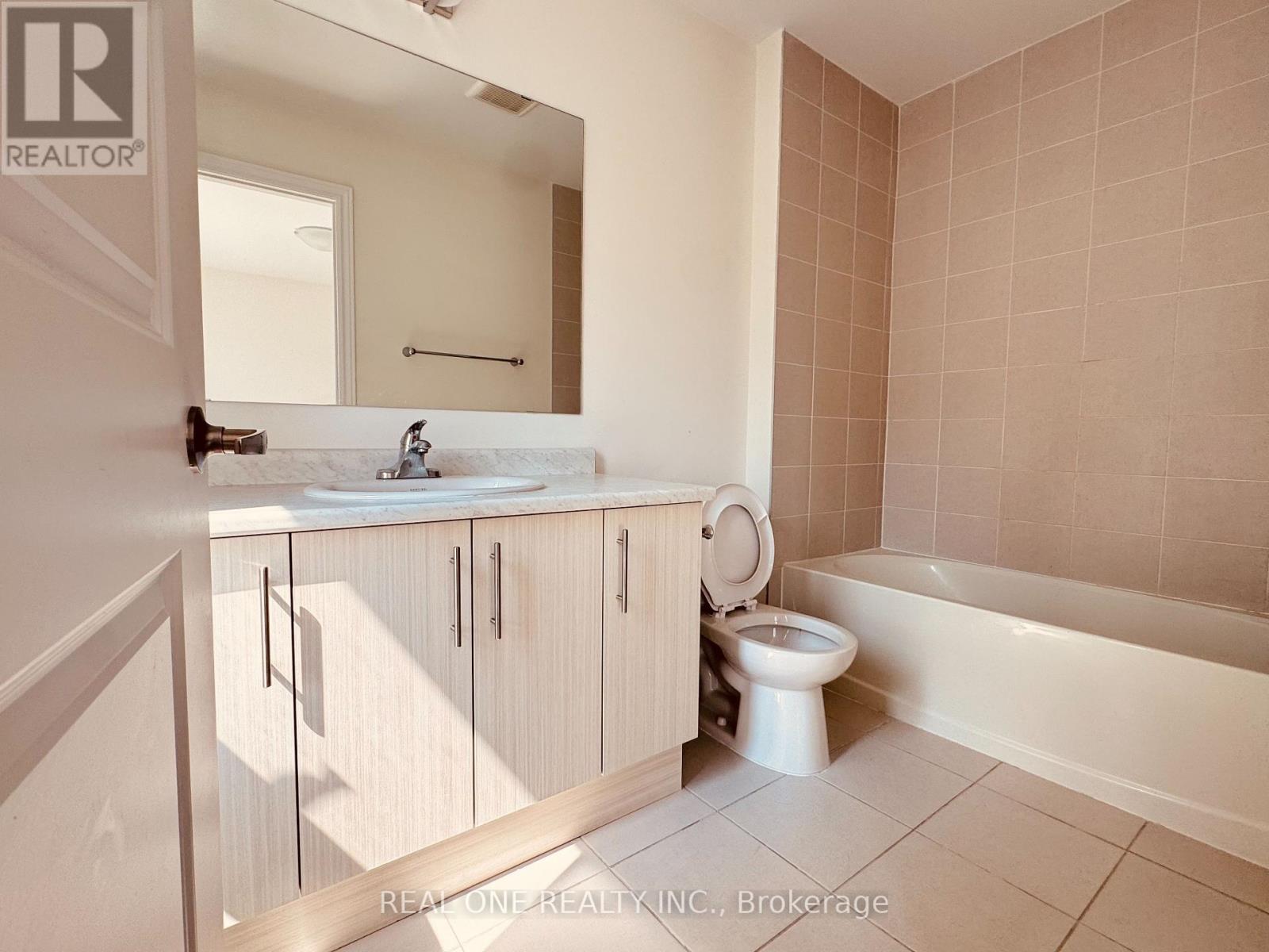70 Chicago Lane, Markham, Ontario  L6E 0V6 - Photo 9 - N12349182