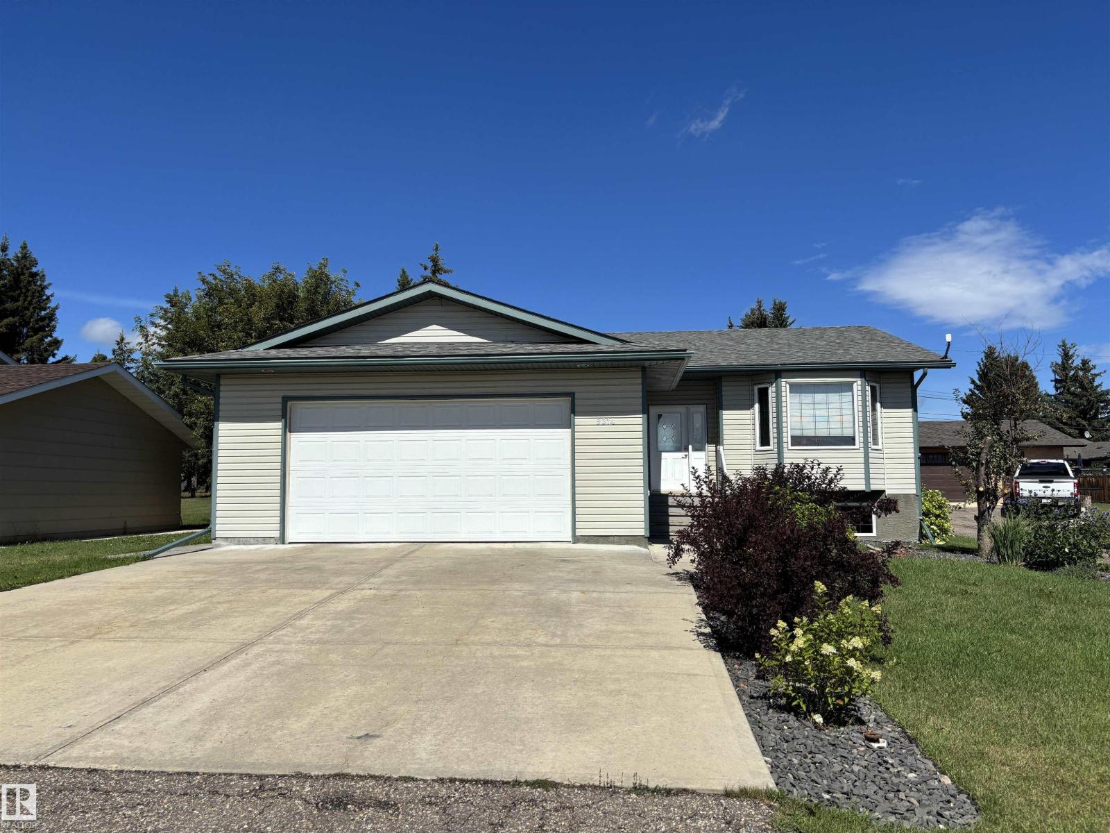 5314 52 Av, Elk Point, Alberta  T0A 1A0 - Photo 2 - E4414034