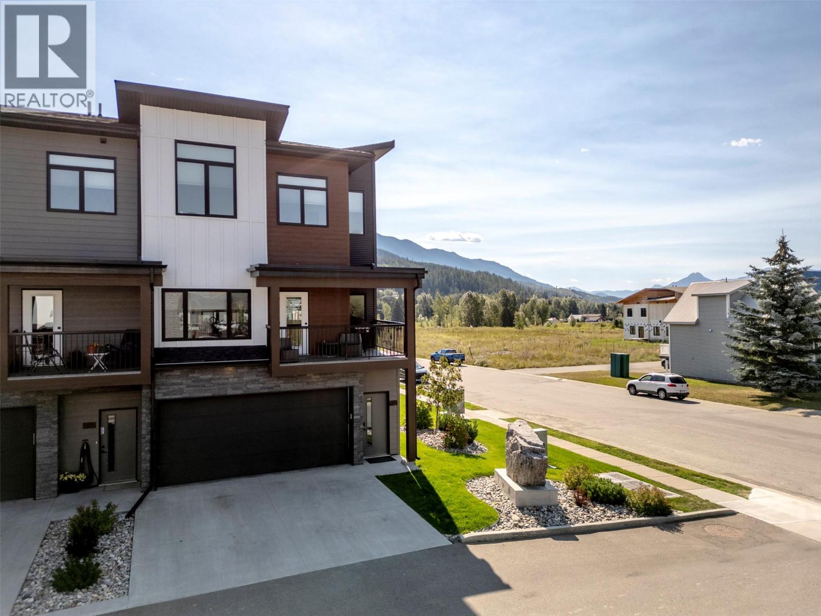 700 Riverside Way Unit# 201, Fernie, British Columbia  V0B 1M7 - Photo 4 - 10328317