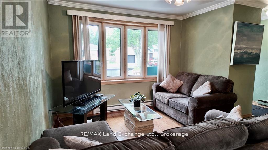 1097 Williamsburg Street, Kincardine, Ontario  N2Z 2G4 - Photo 4 - X12347631