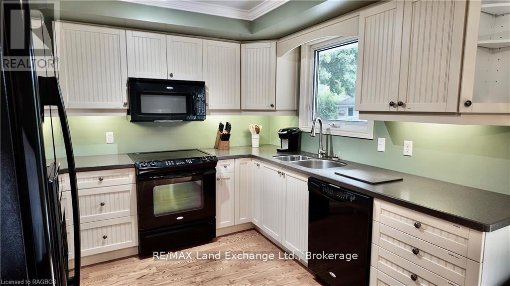 1097 Williamsburg Street, Kincardine, Ontario  N2Z 2G4 - Photo 9 - X12347631