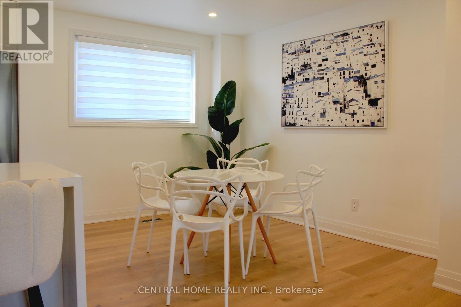 755 Botany Hill Crescent, Newmarket (Huron Heights-Leslie Valley), Ontario  L3Y 3A7 - Photo 10 - N12349226