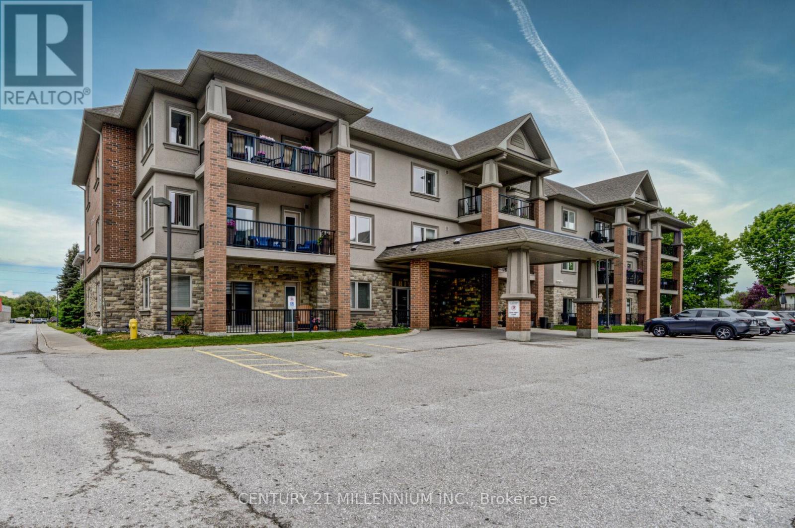 208 - 19a Yonge Street N, Springwater (Elmvale), Ontario  L0L 1P0 - Photo 2 - S12349198