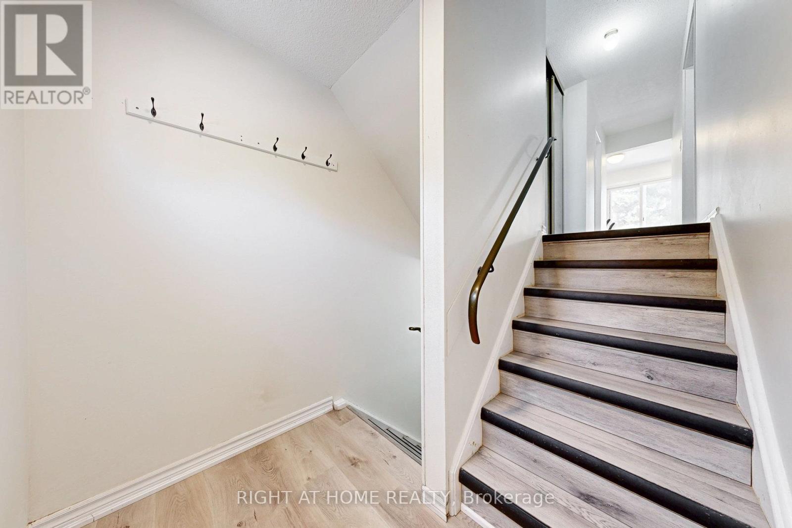 83 - 83 Guildford Crescent, Brampton, Ontario  L6S 3K2 - Photo 6 - W12349209