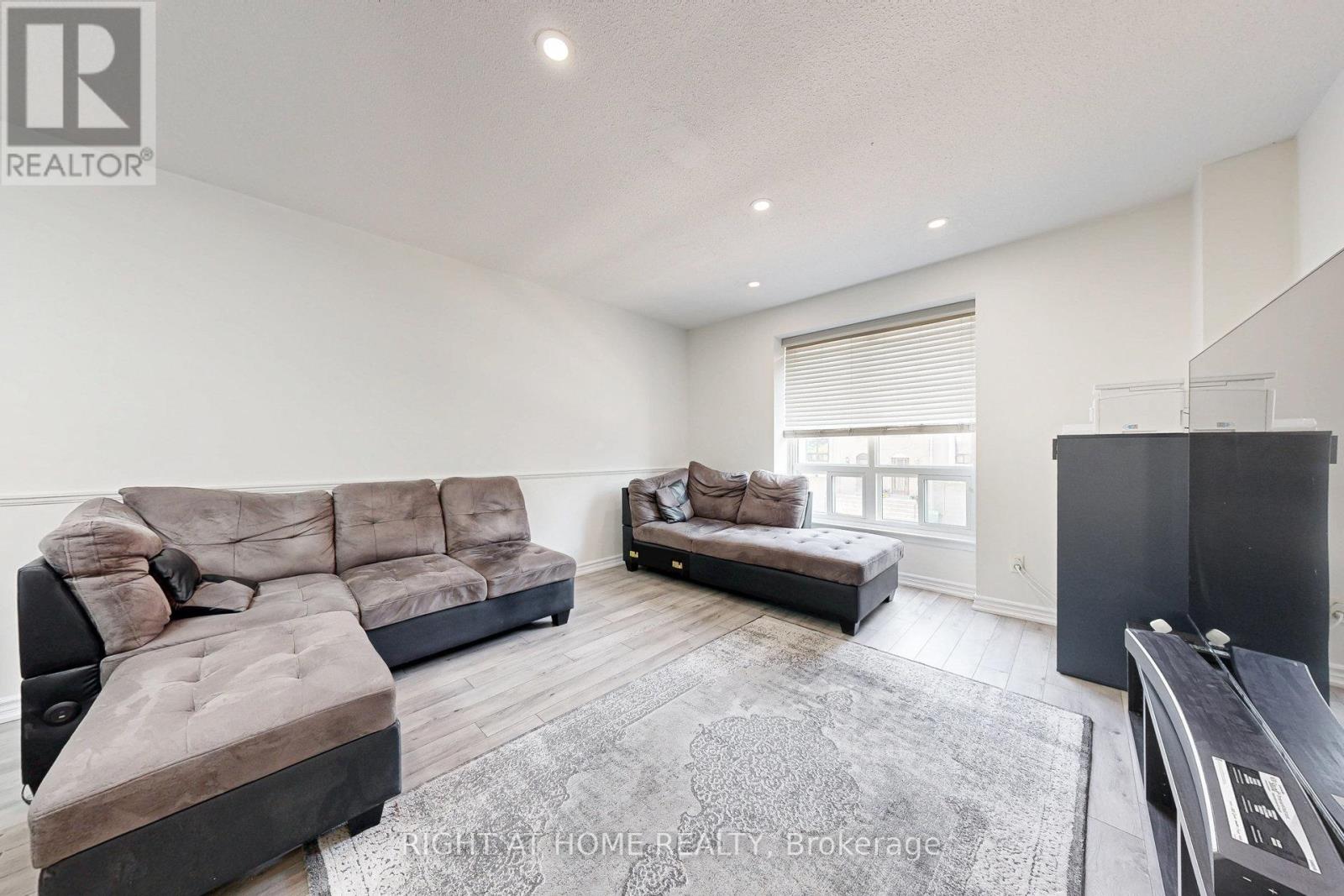 83 - 83 Guildford Crescent, Brampton, Ontario  L6S 3K2 - Photo 8 - W12349209