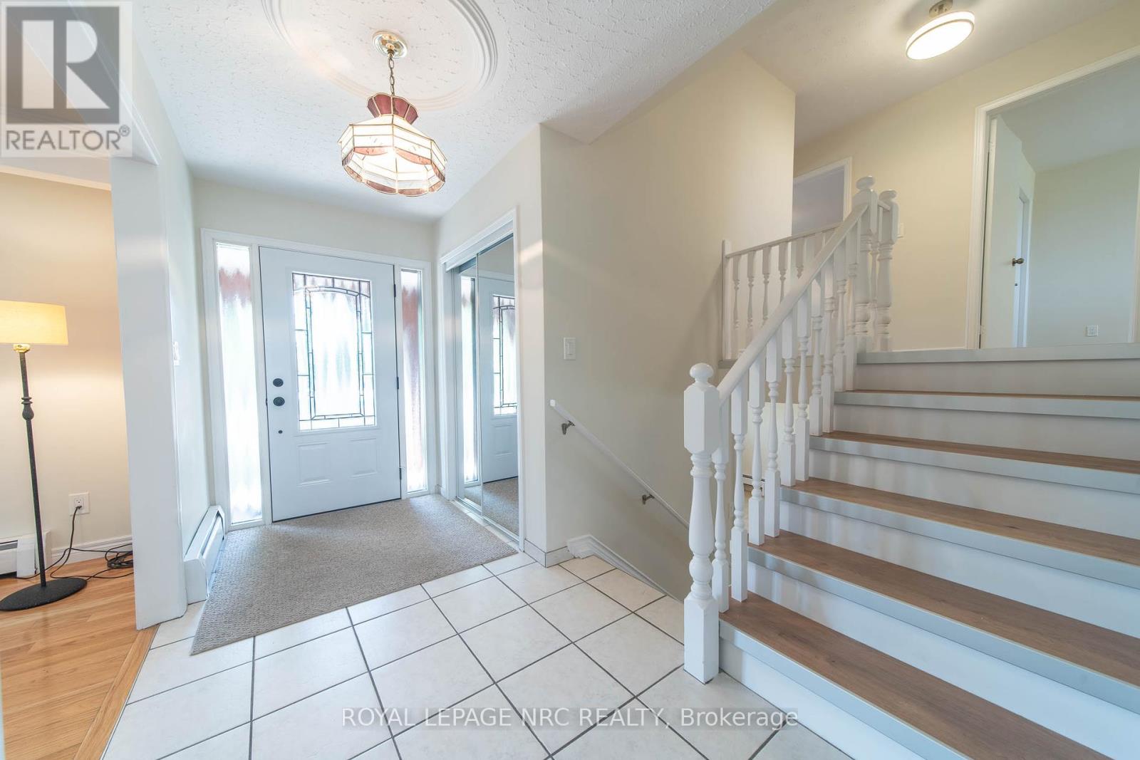7797 Mulhern Street, Niagara Falls, Ontario  L2H 1B6 - Photo 2 - X12349240