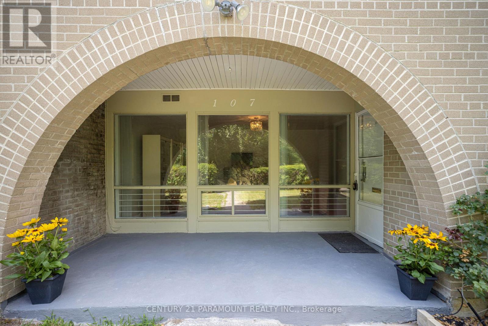 #107 - 19 London Green Court, Toronto, Ontario  M3N 1K3 - Photo 4 - W12349238