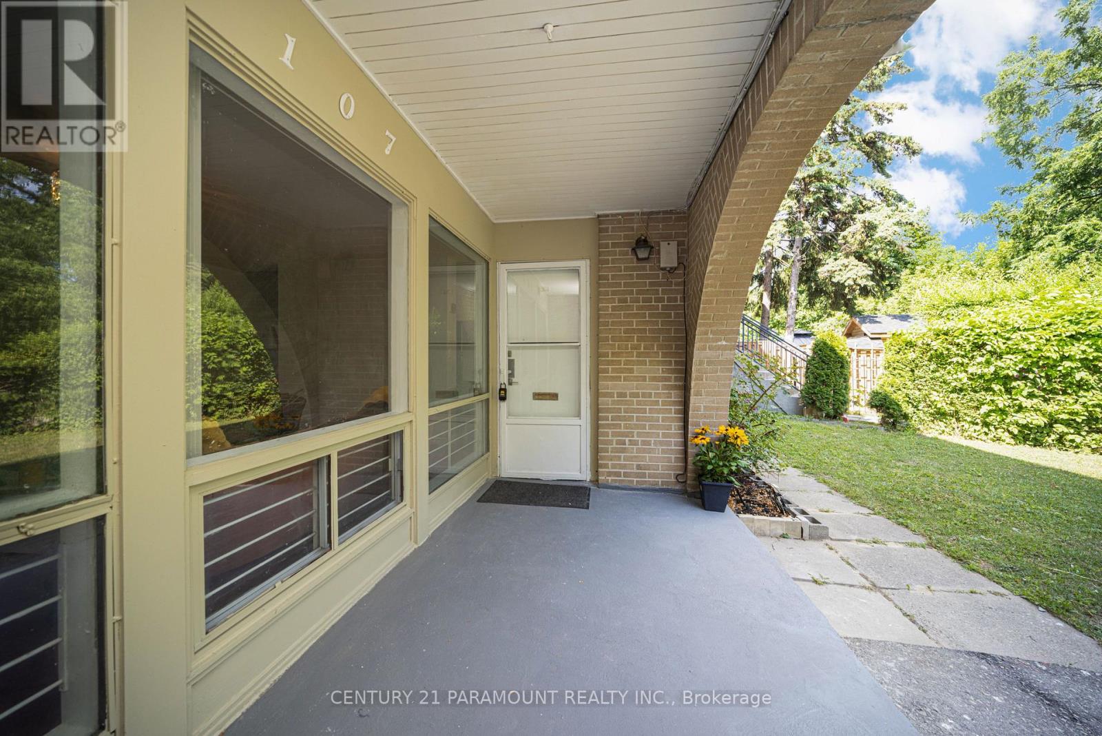 #107 - 19 London Green Court, Toronto, Ontario  M3N 1K3 - Photo 5 - W12349238