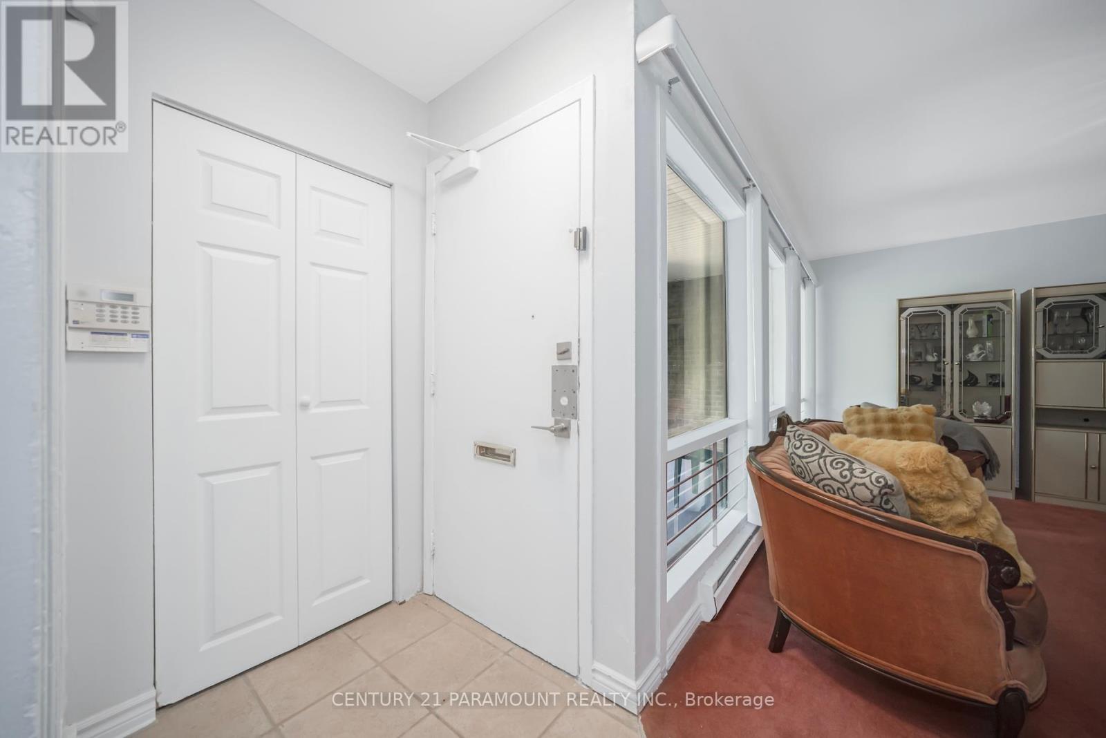 #107 - 19 London Green Court, Toronto, Ontario  M3N 1K3 - Photo 6 - W12349238