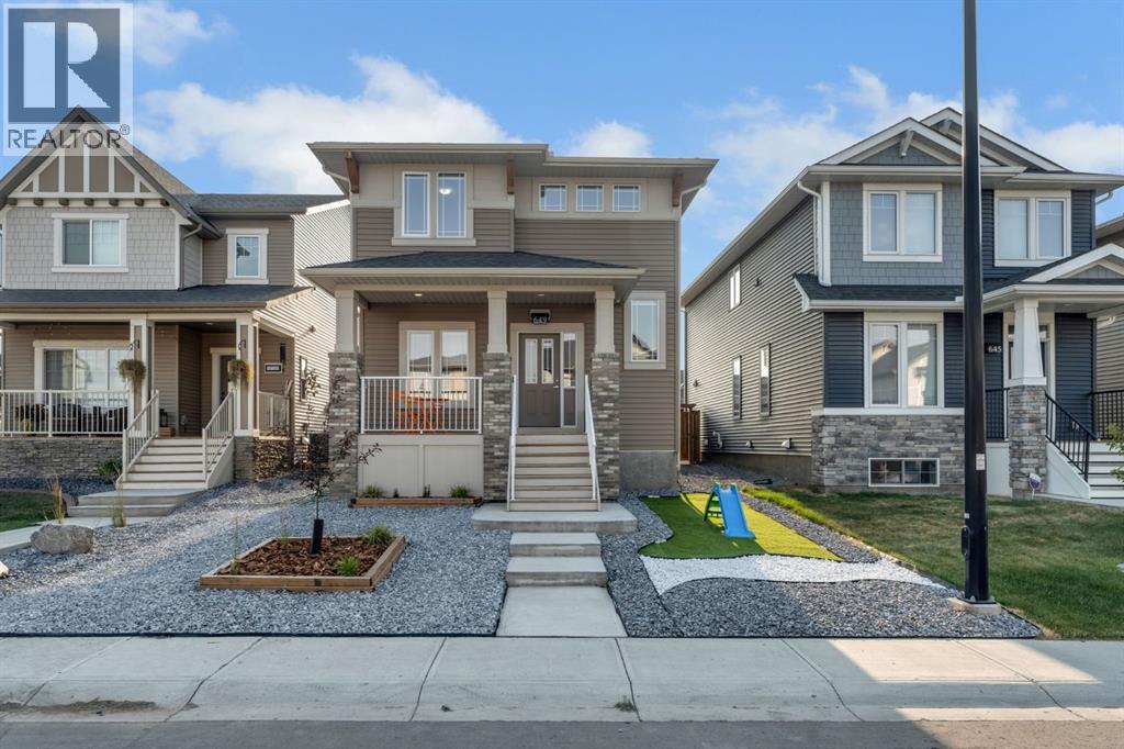 Property at 649 Reynolds Crescent SW image 3