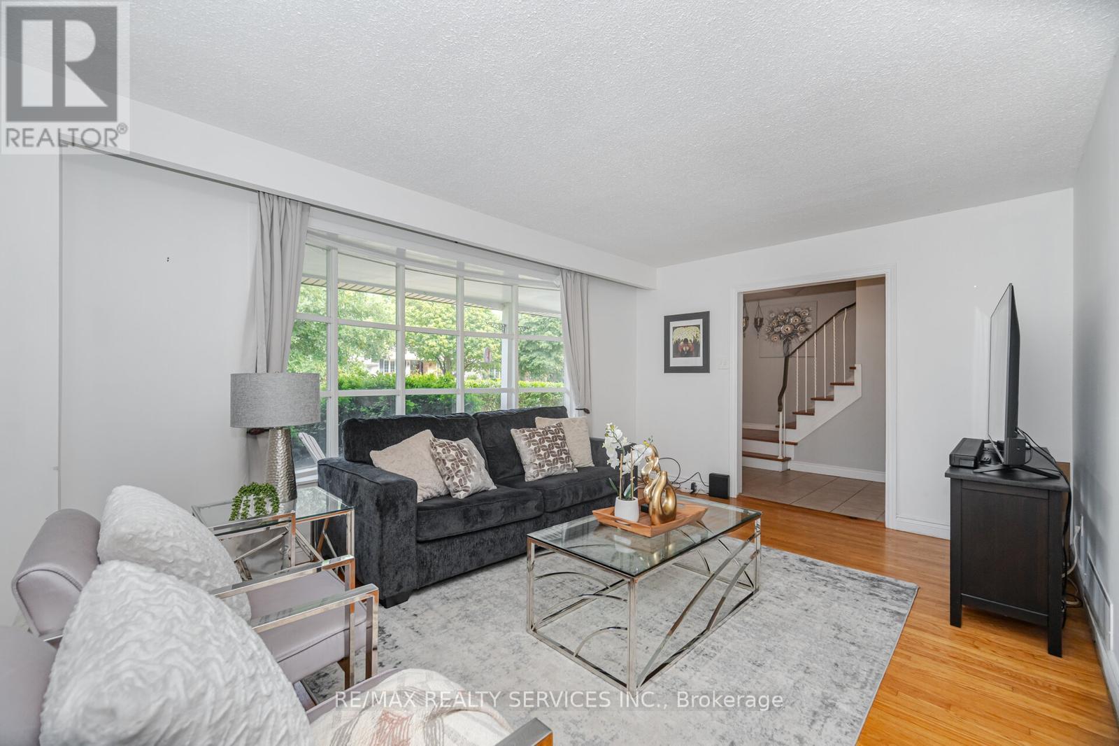 62 Ambleside Drive, Brampton (Brampton South), Ontario  L6Y 1B9 - Photo 8 - W12349261