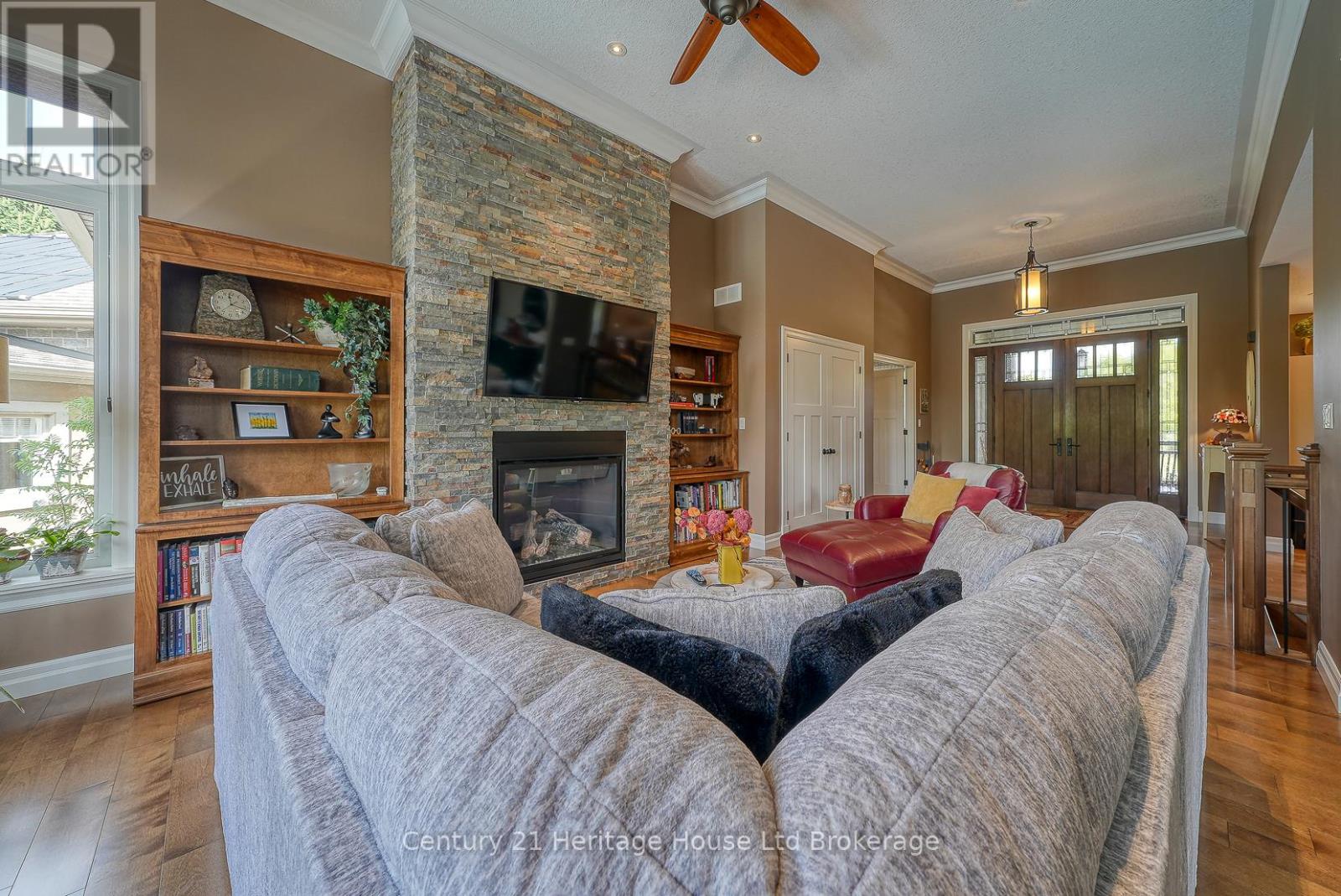 563 Lakeview Drive, Woodstock (Woodstock - North), Ontario  N4T 0C7 - Photo 10 - X12349279