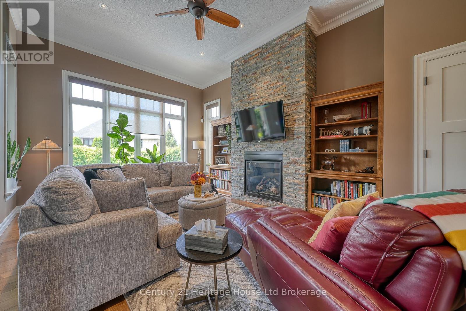 563 Lakeview Drive, Woodstock (Woodstock - North), Ontario  N4T 0C7 - Photo 11 - X12349279
