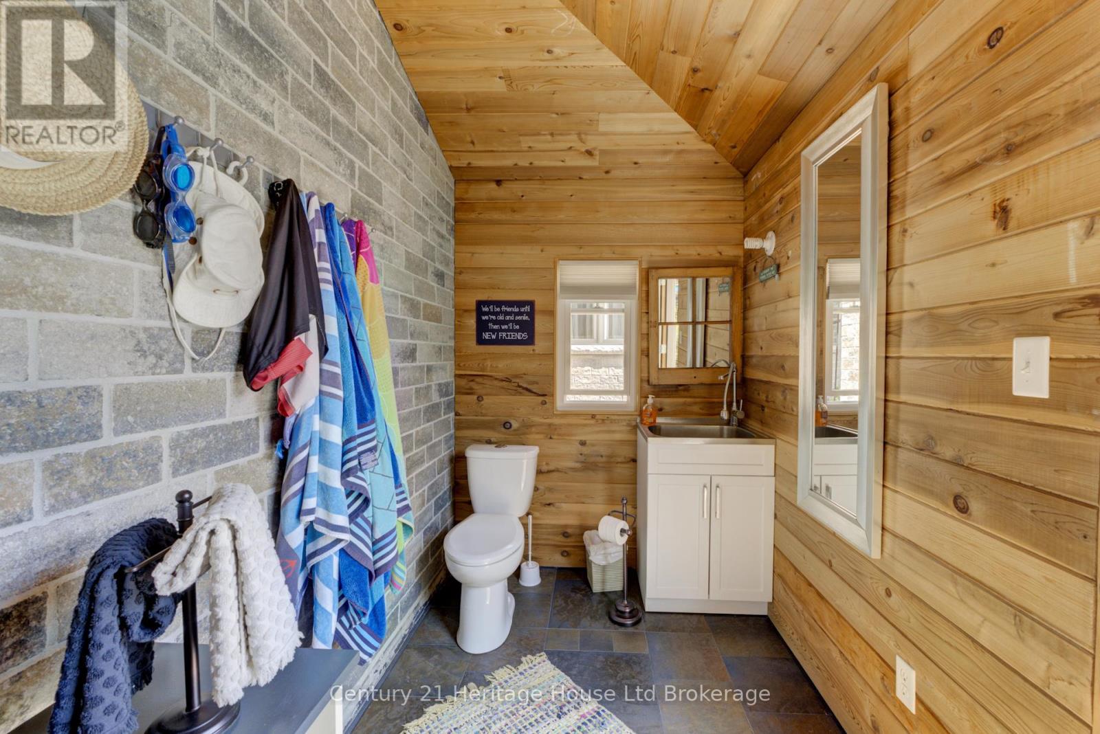 563 Lakeview Drive, Woodstock (Woodstock - North), Ontario  N4T 0C7 - Photo 44 - X12349279