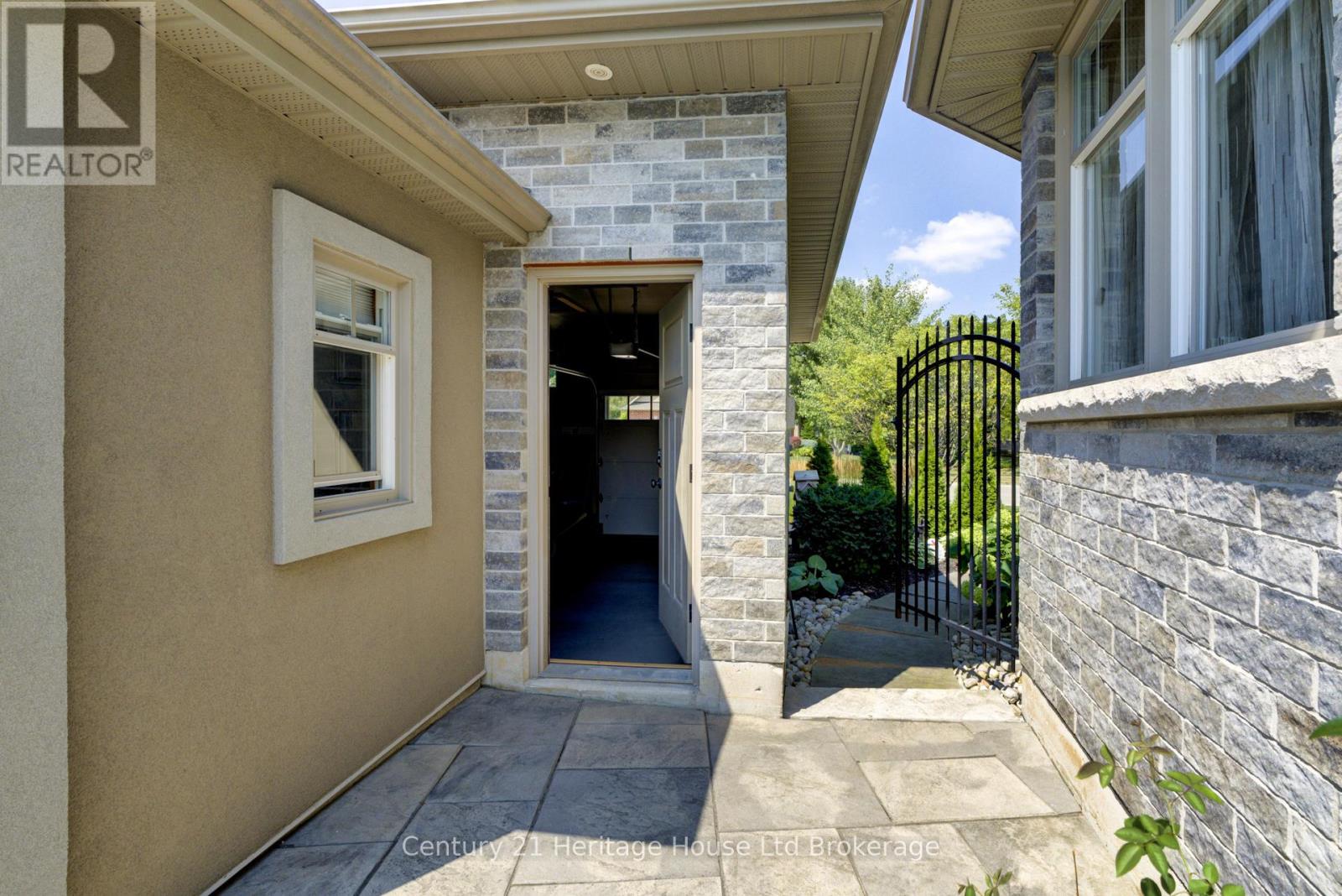 563 Lakeview Drive, Woodstock (Woodstock - North), Ontario  N4T 0C7 - Photo 45 - X12349279