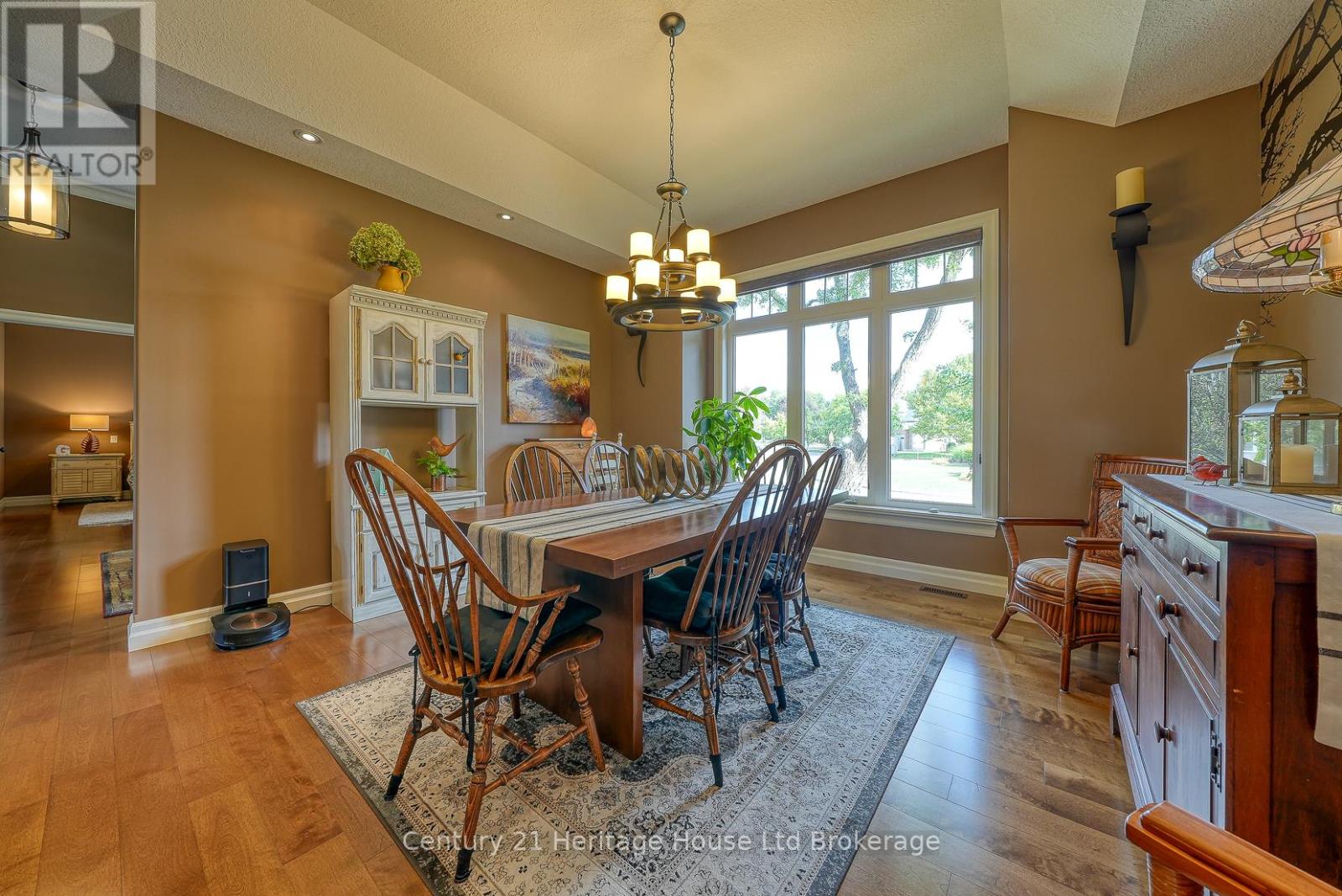 563 Lakeview Drive, Woodstock (Woodstock - North), Ontario  N4T 0C7 - Photo 9 - X12349279