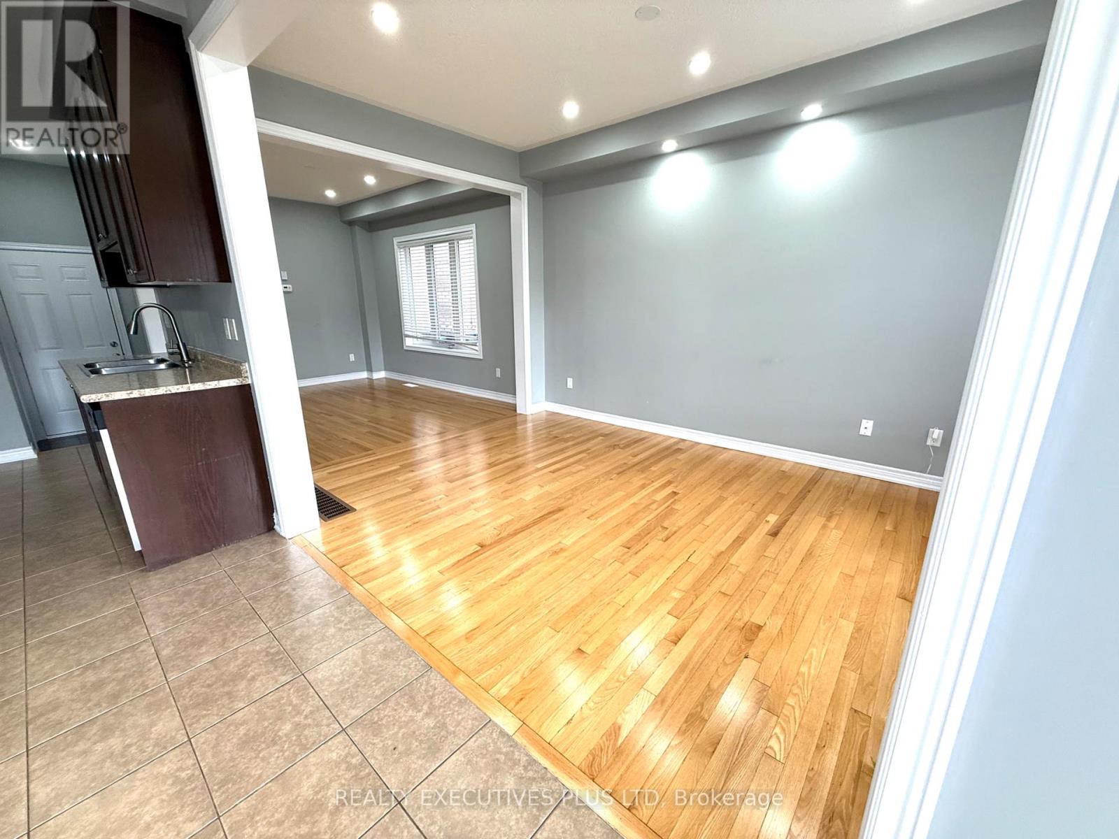 Upper - 88 Banbridge Crescent, Brampton, Ontario  L6X 5M1 - Photo 16 - W12349273