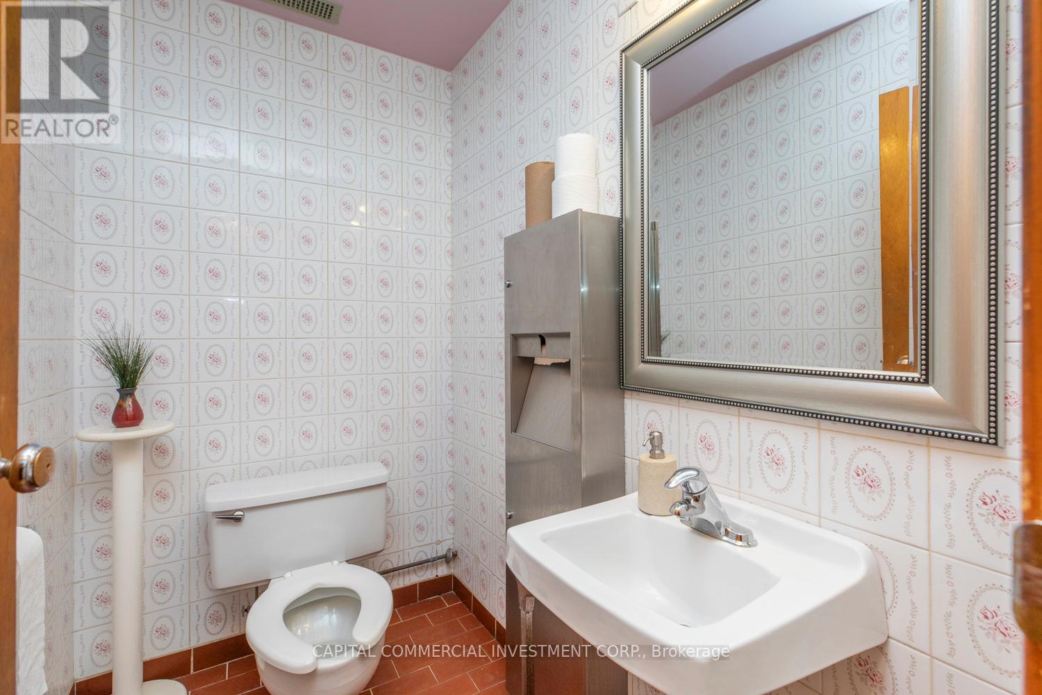 14 Marier Avenue, Ottawa, Ontario  K1L 5S5 - Photo 18 - X12349278