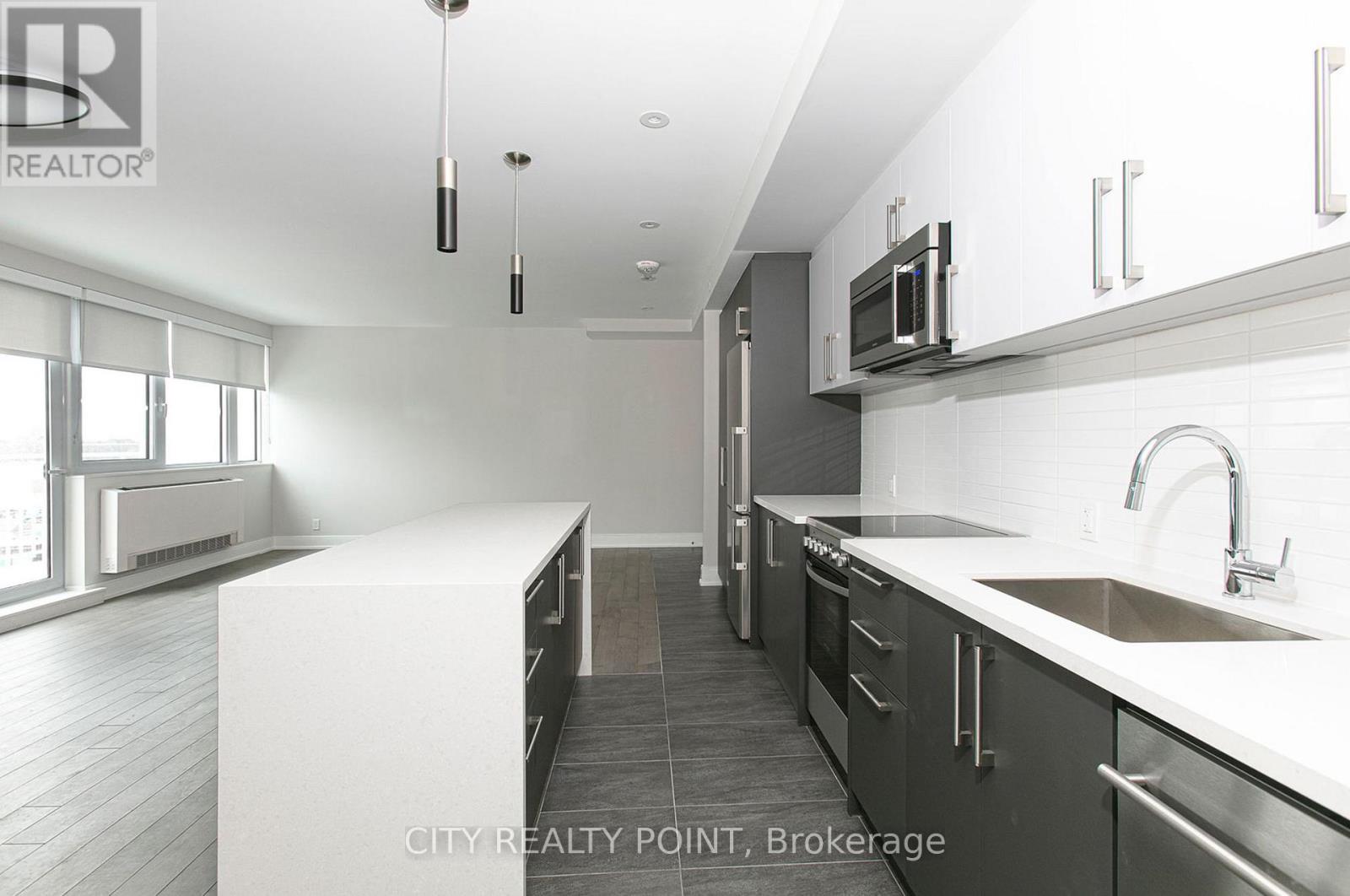 602 - 11 Walmer Road, Toronto, Ontario  M5R 2W9 - Photo 11 - C12349295