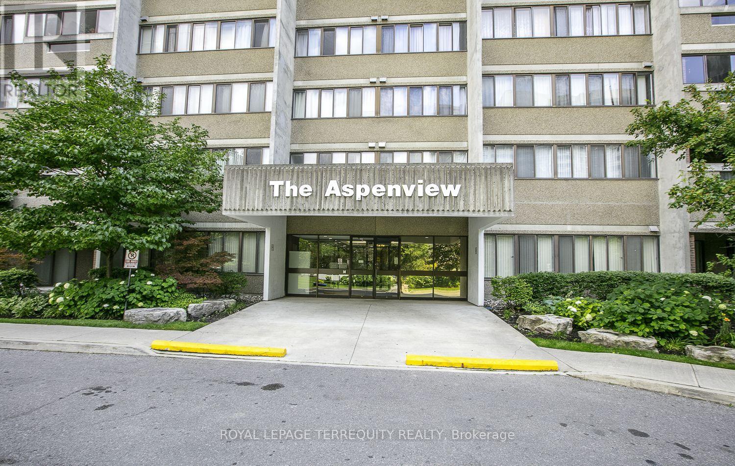 604 - 50 Elm Drive E, Mississauga, Ontario  L5A 3X2 - Photo 2 - W12349281