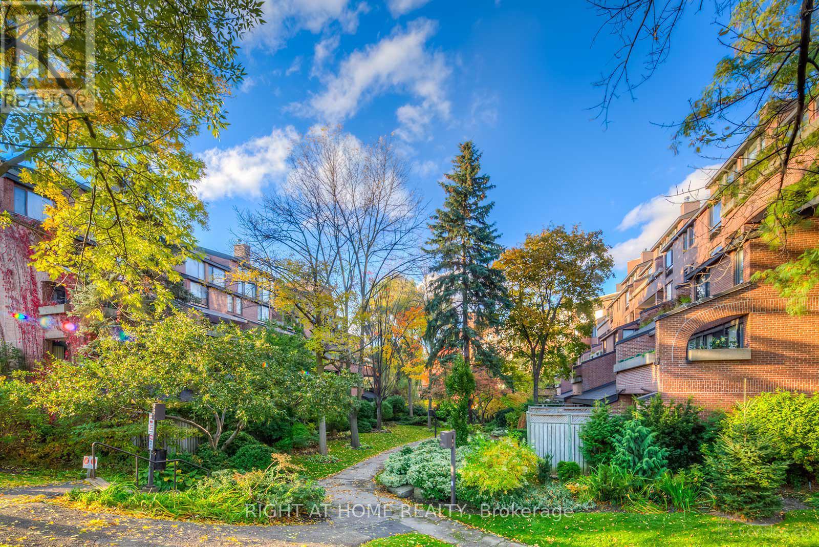318 - 40 Sylvan Valley Way, Toronto, Ontario  M5M 4M3 - Photo 2 - C12349315