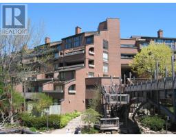 318 - 40 Sylvan Valley Way, Toronto (Bedford Park-Nortown), Ca