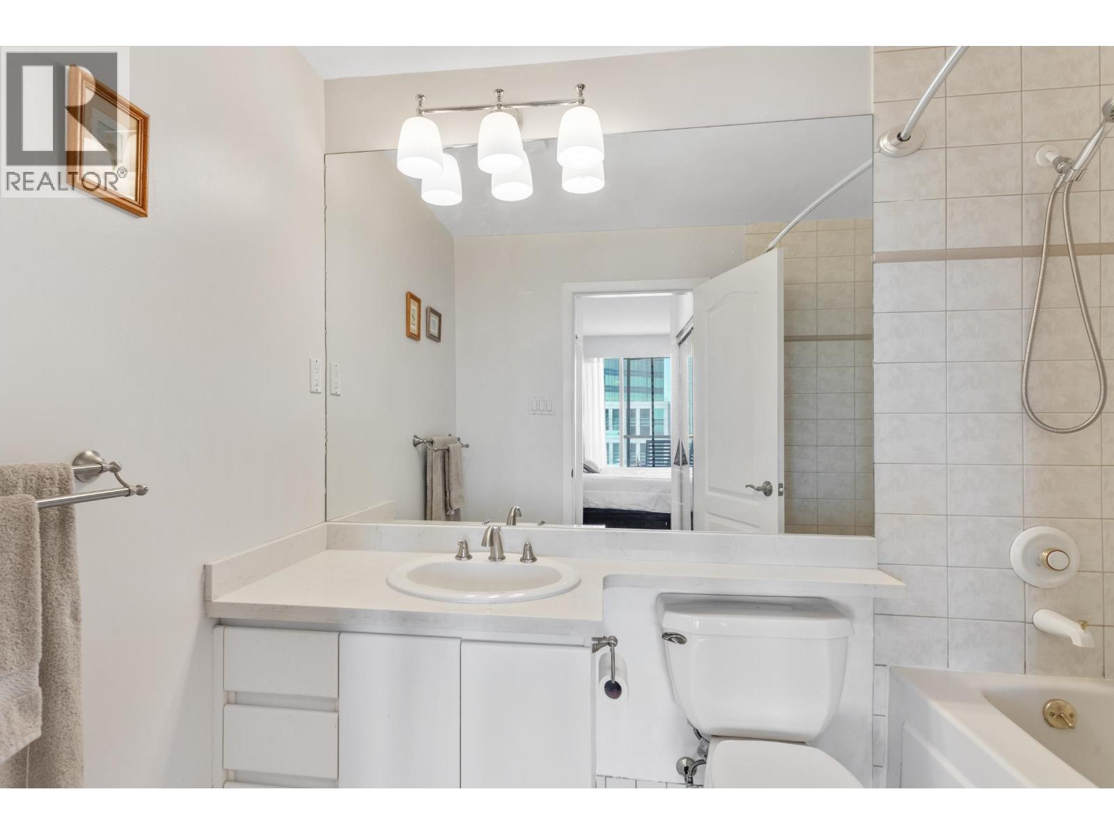 2005 6888 Station Hill Drive, Burnaby, British Columbia  V3N 4X5 - Photo 19 - R3036029