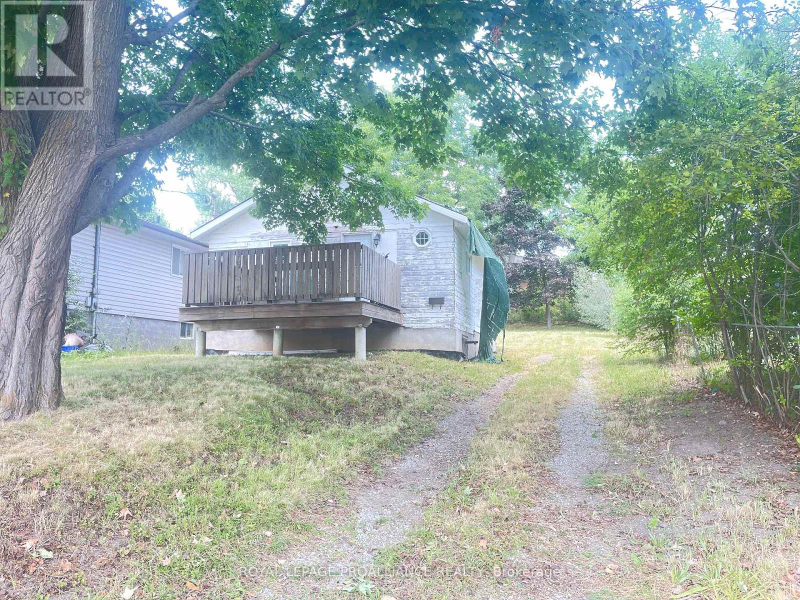 440 Bellevue Street, Peterborough North (South), Ontario  K9H 5G6 - Photo 2 - X12347657