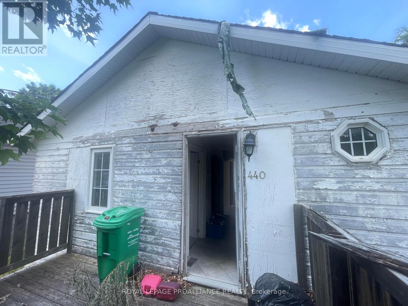 440 Bellevue Street, Peterborough North (South), Ontario  K9H 5G6 - Photo 4 - X12347657