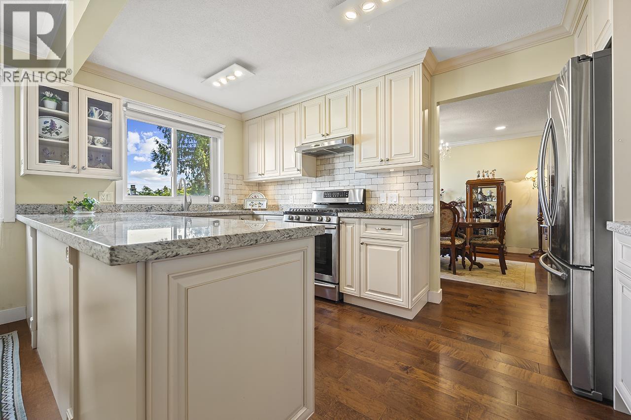 317 Hickey Drive, Coquitlam, British Columbia  V3K 5T3 - Photo 6 - R3036640