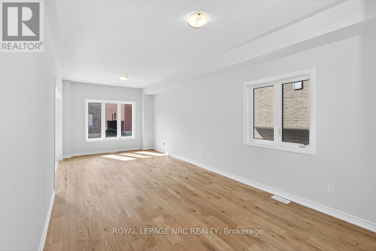 49 Huntsworth Avenue, Thorold, Ontario  L2V 0N2 - Photo 14 - X12349372